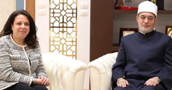 مفتى الجمهورية يستقبل سفيرة مصر لدى تايلاند بدار الإفتاء المصرية