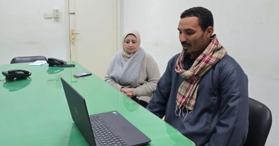 وزارة العمل: بدء اختبارات المتقدمين لفرص العمل بالأردن فى مهنة عامل منشار حجر