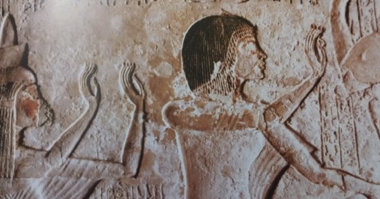 جداريات المقابر الفرعونية بالمنيا تحكى تاريخ عروس الصعيد.. العلاج الطبيعى والتعبد للإله آتون والصيد والسباق أبرز المشاهد.. واكتشافات حول استخدام مقبرة قاضى قضاة ملك مصر الوسطى ككنيسة أيام الاضطهاد الرومانى
