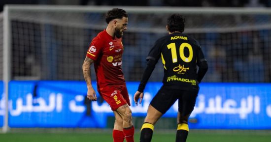 القادسية ضد الاتحاد.. التعادل الإيجابى 1 - 1 ينهى الشوط الأول ( فيديو )
