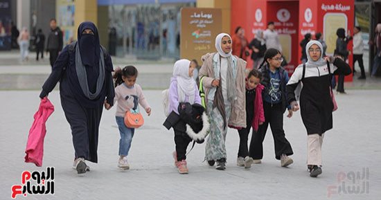 معرض القاهرة الدولى للكتاب يفتح أبوابه للجمهور فى يومه الأول