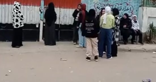 خروج طلاب الشهادة الإعدادية بكفر الشيخ.. ختامها مسك فى آخر أيام الامتحانات.. فيديو