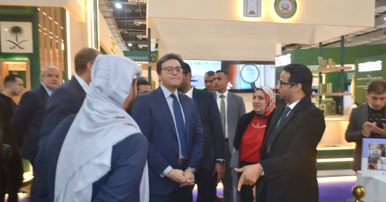 وزير الثقافة يعرب عن تقديره للدور الريادى الذى تضطلع به الشارقة لدعم المعرفة