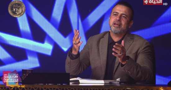 دولة التلاوة.. مصطفى حسنى: على الآباء أن يتركوا أبناءهم ولديهم عزة وفخر بالانتماء للإسلام