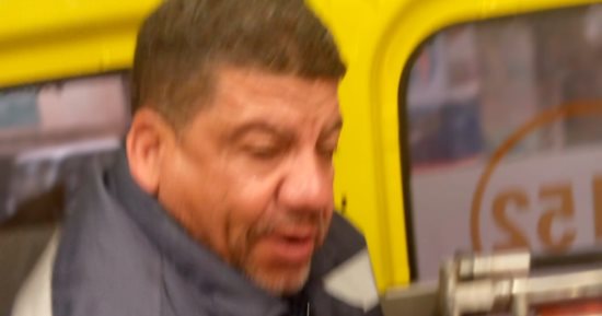 حكاية مسعف أنقذ سيدة وساعدها فى الولادة داخل سيارة إسعاف ببنى سويف.. صور