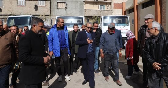 رئيس شركة الصرف الصحى بالإسكندرية يتفقد محطات الرفع