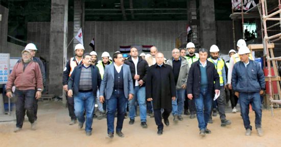 كامل الوزير يتفقد مسار القطار الكهربائي السريع من أكتوبر لبرج العرب