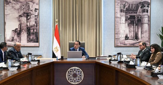 رئيس الوزراء يتابع الموقف التنفيذى للمشروعات فى قطاع الطاقة