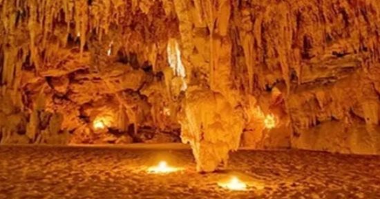 بعد تصديق مجلس الوزراء بالموافقة على إدراجه كمحمية طبيعية.. كهف الجارة بالوادى الجديد أغرب وأجمل مزار منذ عصر ما قبل التاريخ.. رحلة مجانية تحت الأرض للاستمتاع بتكوينات صخرية عمرها ملايين السنين على الشموع