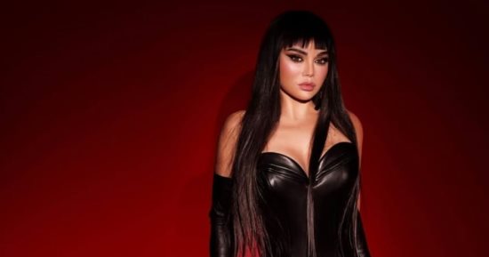 الأسود يليق بها.. هيفاء وهبى تخطف الأنظار بإطلالاتها الجريئة الأنيقة