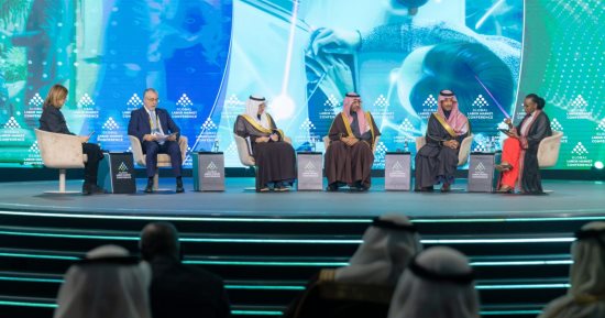 انطلاق النسخة الثالثة من المؤتمر الدولى لسوق العمل بالرياض بمشاركة 40 وزيرا و10 آلاف مشارك.. حوكمة الذكاء الاصطناعى وتطوير المهارات العابرة للحدود الأبرز.. وزير العمل: إجراءات حاسمة لتكييف الحماية الاجتماعية