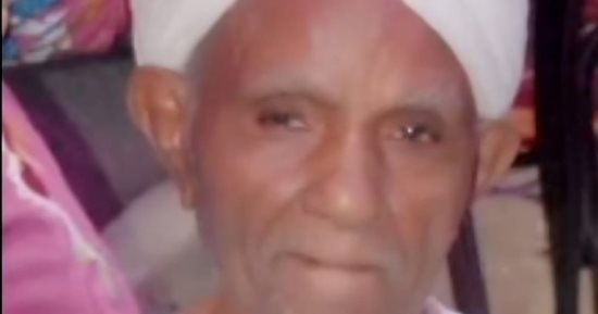 الحاج عباس الناعى.. وفاة أقدم تاجر بالأقصر عن عمر يناهز 103 سنوات