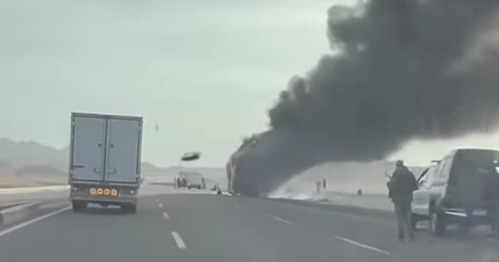 العناية الإلهية تنقذ الركاب فى حريق أتوبيس على طريق طور سيناء – شرم الشيخ