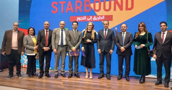 المسلمانى والسفير الروسي فى العرض الخاص لأول بث مع رائد فضاء من الأهرامات.. صور