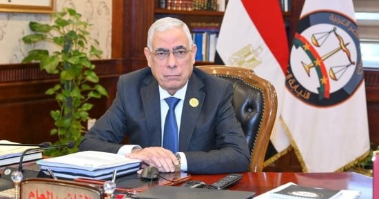 النائب العام يعلن تسليم «مستريح السيارات» لمصر عن طريق الإنتربول