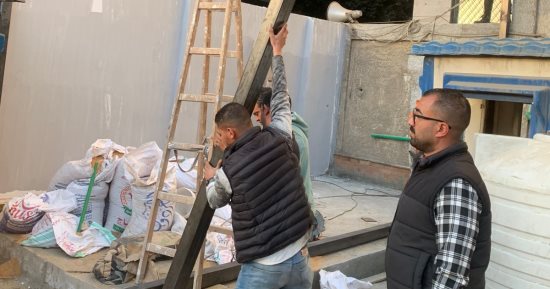 حى العجوزة يزيل جمالون حديدى مخالف بشارع أحمد عرابى.. صور