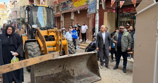 إزالة 317 حالة تعد وتحرير 87 محضرًا فى حملة مكبرة بالقنطرة غرب بالإسماعيلية.. صور
