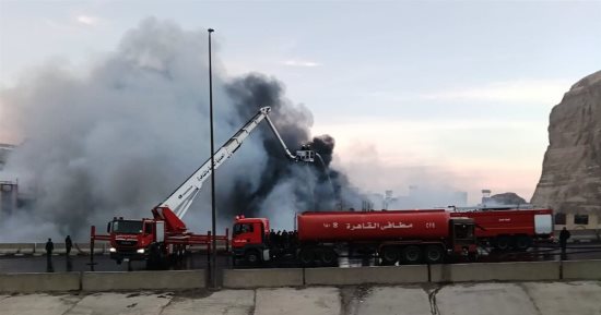 إخماد حريق داخل 3 منازل فى منشأة ناصر دون إصابات.. صور
