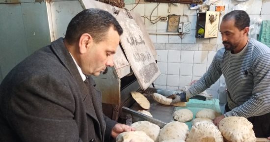 ضبط ومصادرة نحو 4 أطنان دقيق فى حملات تموينية موسعة بالإسكندرية