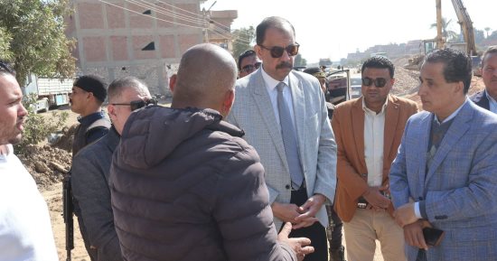 محافظ سوهاج يتفقد عددا من مشروعات الرصف والخدمات العامة بطريق الصلعا