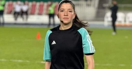 إيقاف لاعب جزائري عاما كاملا بسبب الاعتداء على حكمة مباراة