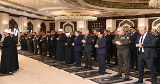  وزير الداخلية وقادة الدولة يؤدون صلاة الجمعة بمسجد الشرطة