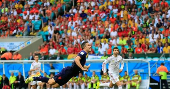 أجمل 10 أهداف فى تاريخ كأس العالم من بيليه لمارادونا ورونالدو.. فيديو