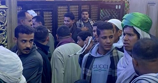 مدد يارب.. المئات يزورون مقام عبد الرحيم القنائي في ذكرى مولده.. مباشر