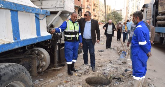 مياه القناة تواصل جهودها لحل مشكلة الصرف الصحى بأرض الجمعيات.. صور