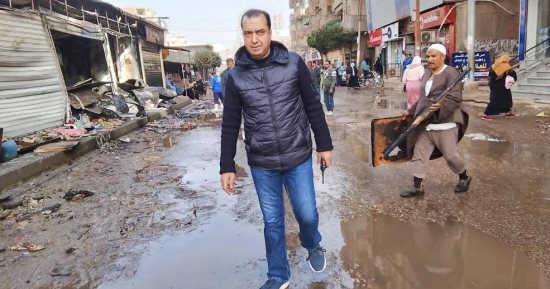 رئيس مدينة منوف يتفقد أعمال إزالة آثار حريق منافذ البيع بشارع بورسعيد