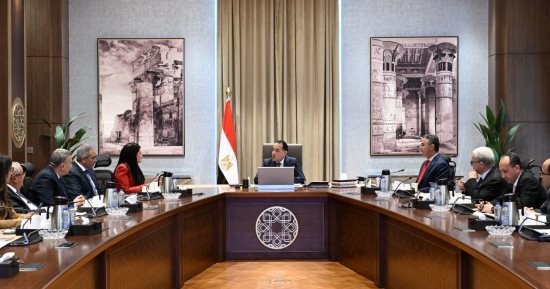 رئيس الوزراء يتابع خطط إعادة الهيكلة وتطوير الأداء المالى لهيئة السلع التموينية