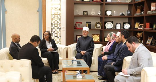 مفتي الجمهورية: القيادة المصرية تولى اهتمامًا بالغًا بقضية مكافحة الإرهاب