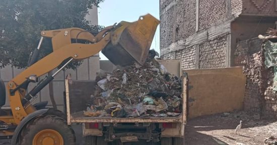 رفع 70 طنا من القمامة والمخلفات الصلبة والأتربة بمركز سوهاج