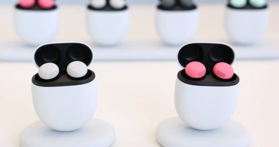 تسريبات تكشف لونين جديدين لسماعات Google Pixel Buds 2a