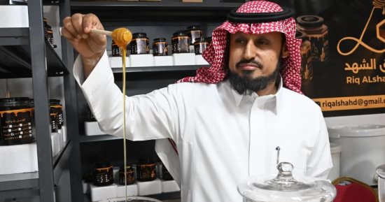 الجمعية التعاونية للنحالين بجازان تعزز منظومة تربية النحل وصناعة العسل بالسعودية