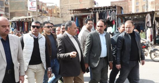 محافظ الشرقية يقيل نائب رئيس مركز منيا القمح ويُحيل مسؤول الإشغالات للتحقيق