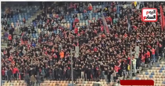 إمام يا عاشور هتقصر يلا غور.. جماهير الأهلى تهاجم لاعبها قبل لقاء البنك.. فيديو