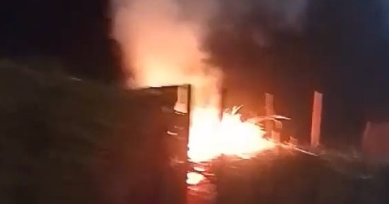 السيطرة على حريق محدود فى مقطورة جرار قصب بقنا