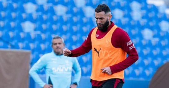 الهلال يعلن إصابة بنزيما وغيابه عن مباراة التعاون في الدوري السعودي