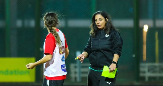 أميرة يوسف تسلم التقرير الفنى لمنتخب الشابات بعد رحلة تصفيات المونديال