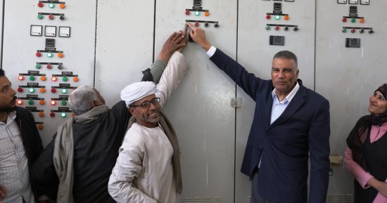 التشغيل التجريبى لمحطة صرف صحي الفوزة بأسوان ضمن مبادرة حياة كريمة.. فيديو