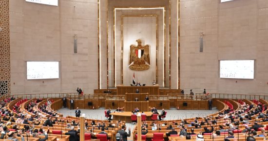 مفارقة تحت القبة.. معارض يتمسك بنص الحكومة بعد تعديله.. والوزير يرفض ويعتذر 