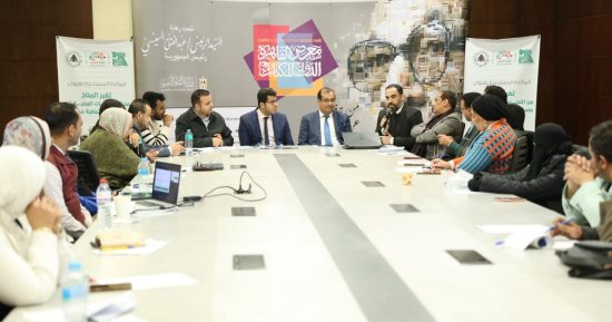 ختام المائدة المستديرة بمعرض الكتاب حول تغير المناخ بمشاركة نخبة من المتخصصين