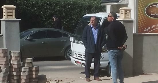 رئيس حى العجوزة يتابع رفع كفاءة النظافة والإنارة بموقف الكيت كات.. صور