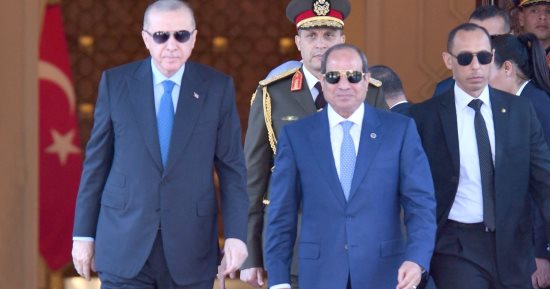 العلاقات المصرية التركية ثوابت تجمعها مشتركات تاريخية.. 40 نقطة تعاون وتطبيع اقتصادي وتصنيعي كامل.. نقل تكنولوجيا تصنيع وعاملين وطيران.. دفاع مشترك وتعزيز سلام أفروآسيوي بالسودان وغزة ولبنان وإعمار سوريا