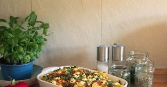 منيو فطار 9 رمضان.. طريقة عمل صينية دجاج بالخضار وشوربة طماطم