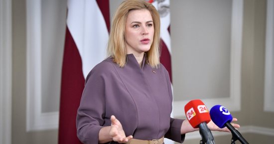 رئيسة وزراء لاتفيا تعلن استقالتها من منصبها بشكل مفاجئ