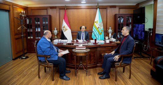 محافظ كفر الشيخ يناقش عددا من الملفات الخدمية مع أعضاء البرلمان