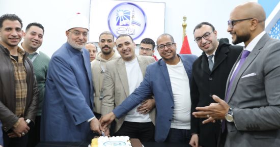 مفتي الجمهورية يشكر القائمين على جناح دار الإفتاء المصرية في معرض القاهرة الدولي للكتاب
