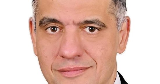 رئيس جامعة القاهرة يستعرض تقريرًا شاملًا عن المعهد القومى للأورام خلال 2025.. نصف مليون مريض بمعدل 1522 حالة يوميًا و96% منهم يتلقون العلاج مجانًا.. إجراء 7680 جراحة و 162 ألف جلسة علاج كيميائى وإشعاعي
